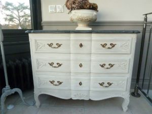 2. Commode en merisier après