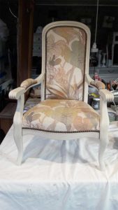 4. Petit fauteuil voltaire après