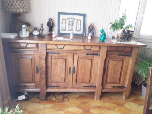 6; Buffet rustique avant