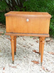 8. Chevet vintage avant