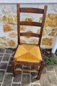 chaise hêtre vernie