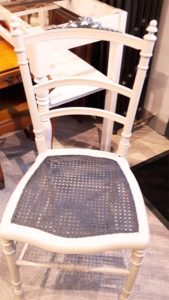 2. Chaise relookée en atelier - relooking meubles