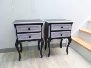 chevet noir et parme